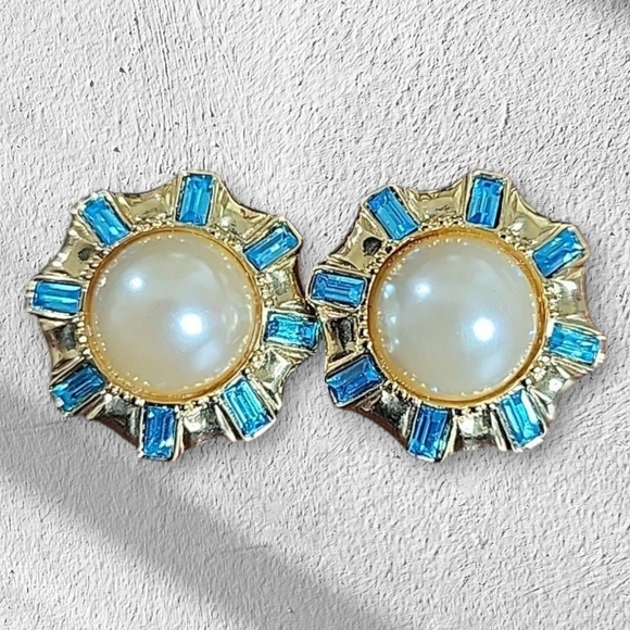 Vintage Ivana Trump Pearl/Turquoise Clip on Earrings - Picture 1 of 5